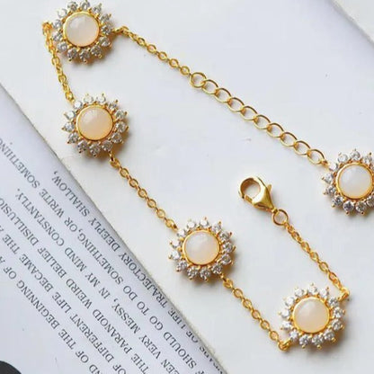Romantic Gold Bracelet for Special Moments