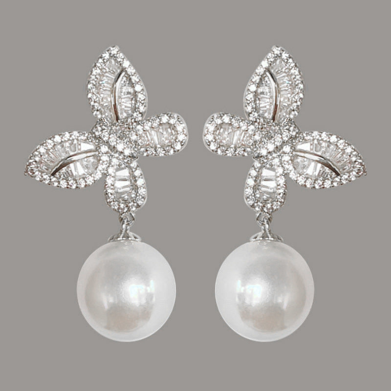 Beautiful Pearl Earring with Unique Style