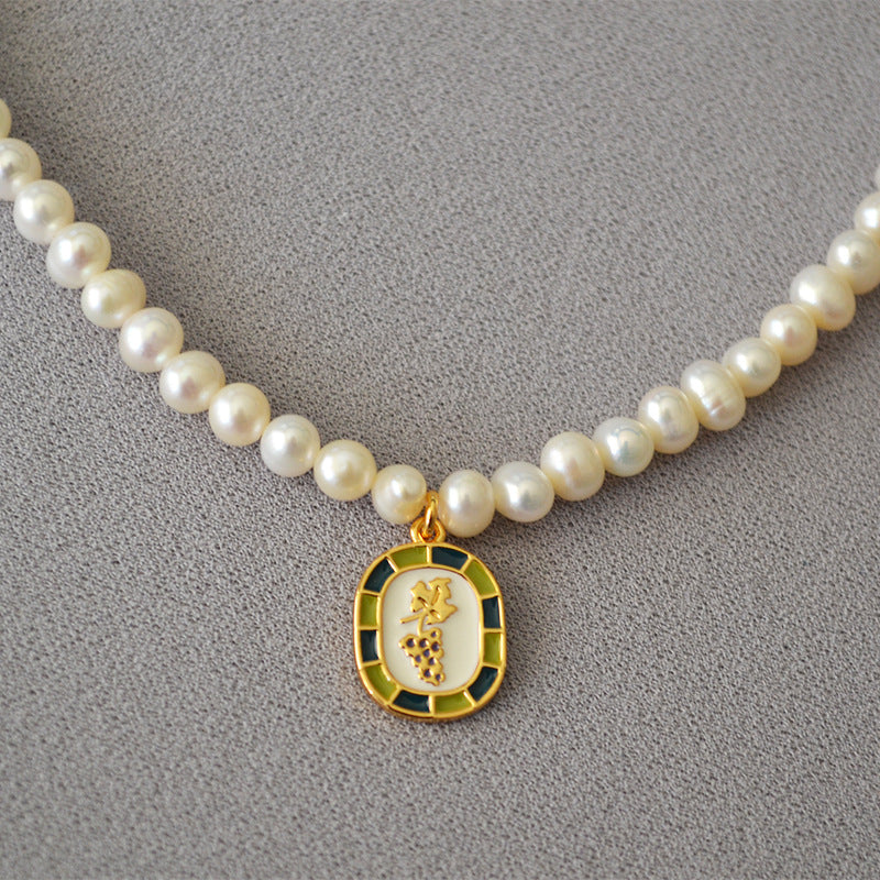 Charming Pearl Necklace for Any Occasion