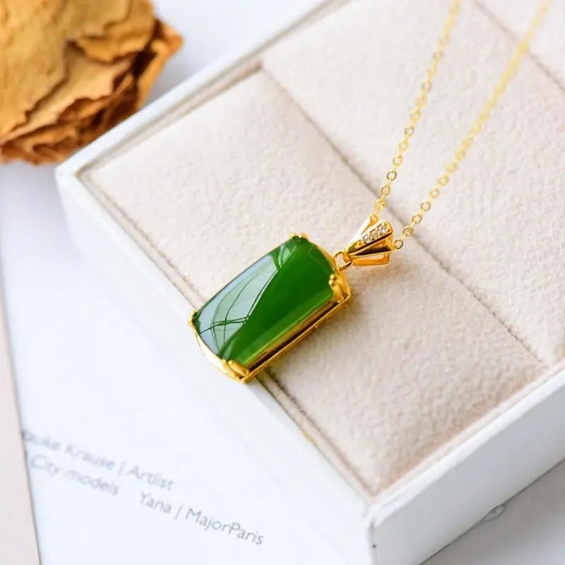 Beautiful Gold Necklace with Unique Style