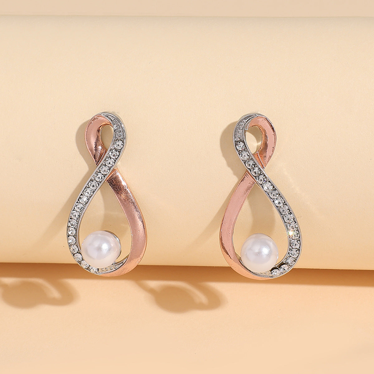 Beautiful Pearl Earring with Unique Style