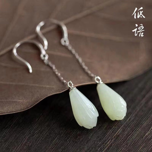 Charming Silver Earring for Any Occasion
