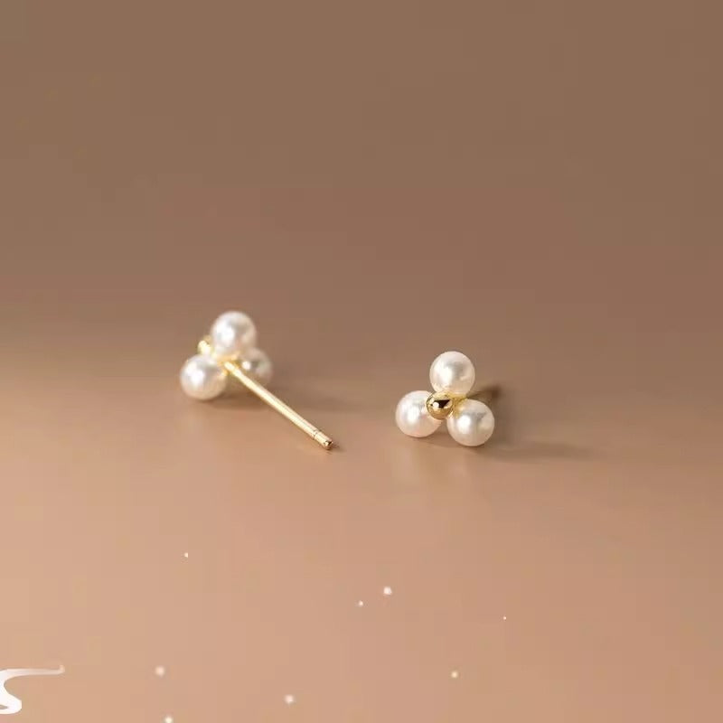 Stunning Pearl Earring for Daily Wear