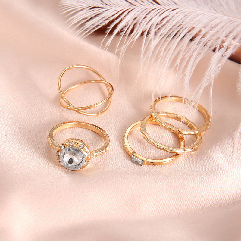 Beautiful Gold Set with Unique Style