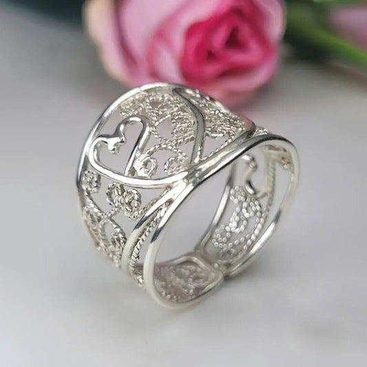 Charming Piece for Any Occasion