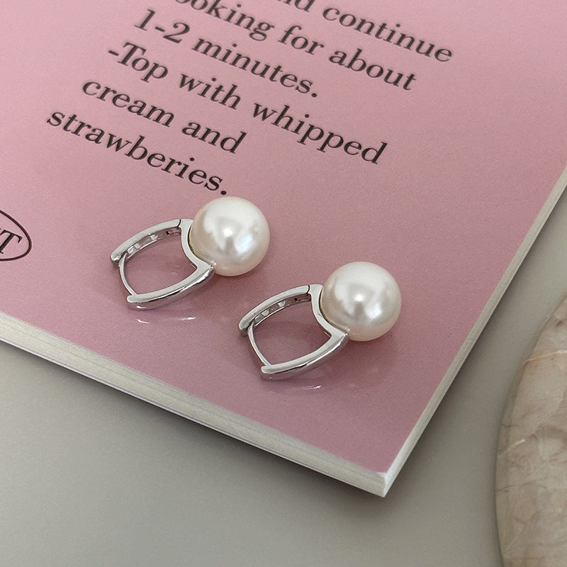 Stunning Pearl Earring for Daily Wear