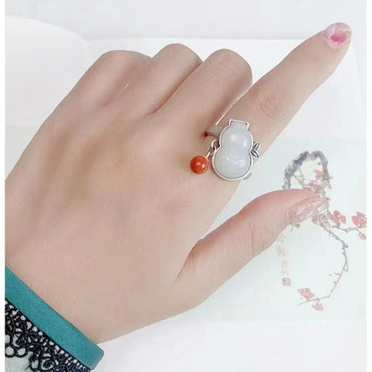 Classic Silver Ring with Timeless Appeal