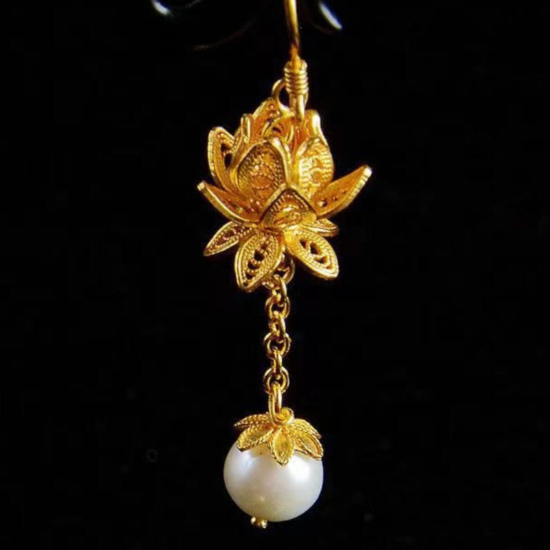 Romantic Pearl Earring for Special Moments