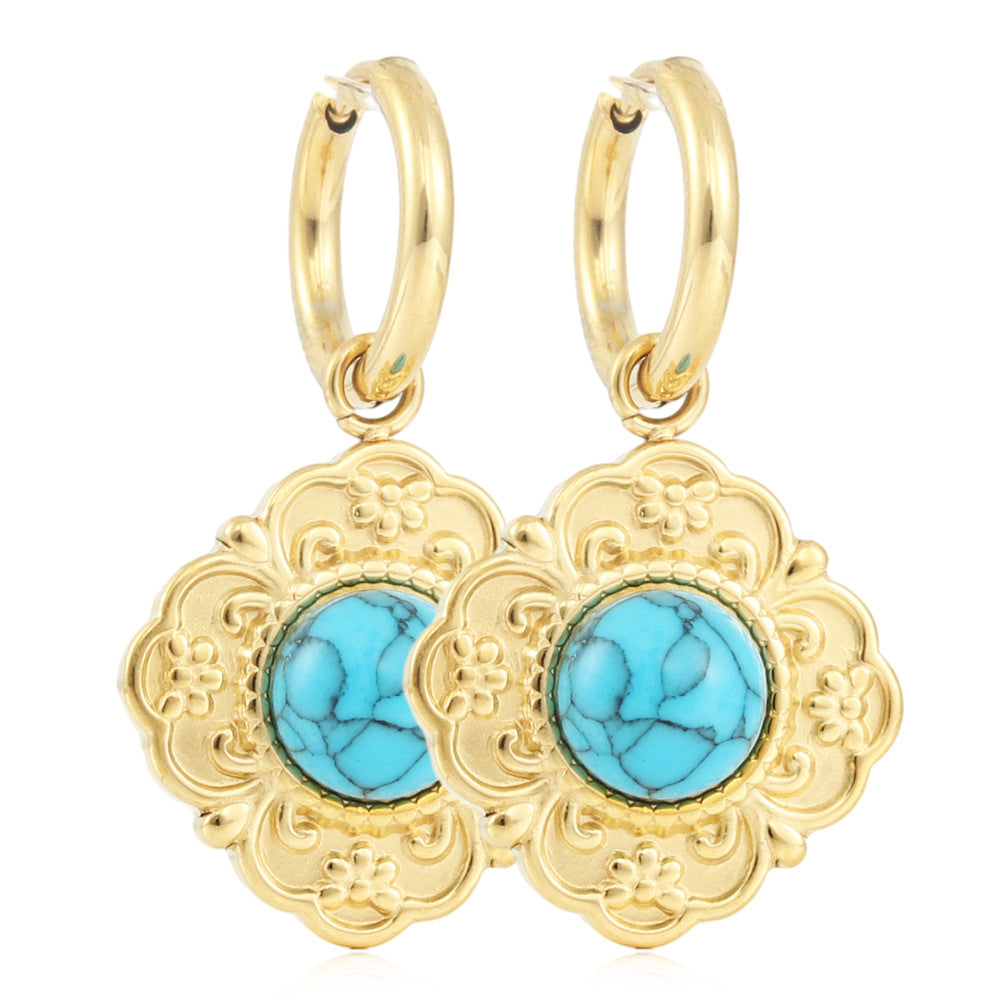 Romantic Gold Earring for Special Moments