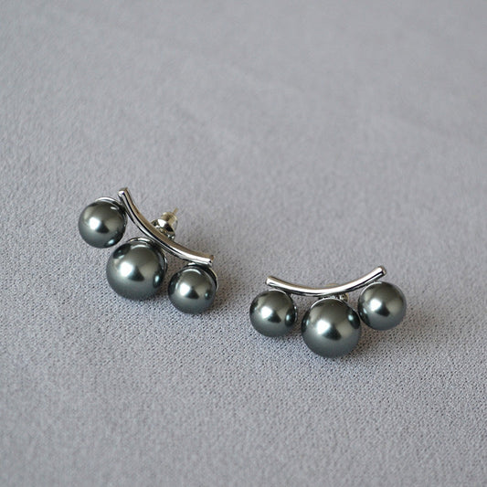 Delicate Artisan Gold Earring