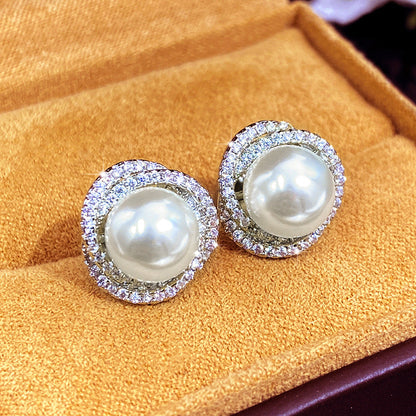 Beautiful Pearl Earring with Unique Style