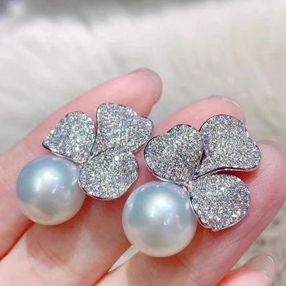 Beautiful Pearl Earring with Unique Style