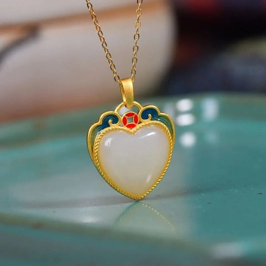 Charming Silver Necklace for Any Occasion