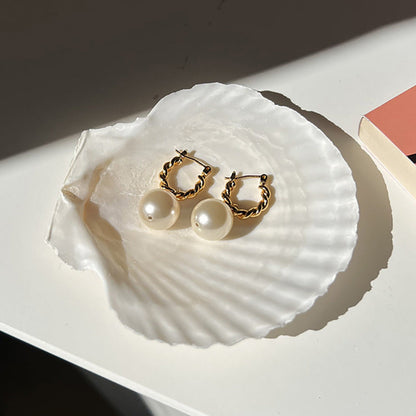 Romantic Pearl Earring for Special Moments