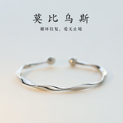 Stunning Bracelet for Daily Wear