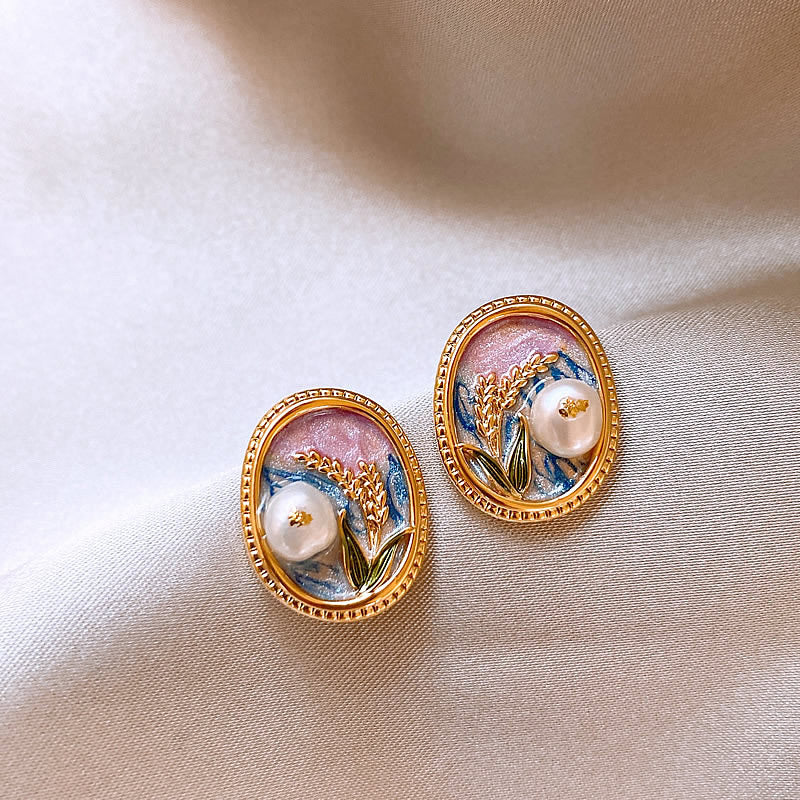 Beautiful Pearl Earring with Unique Style