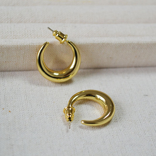Vintage Handmade Gold Earring