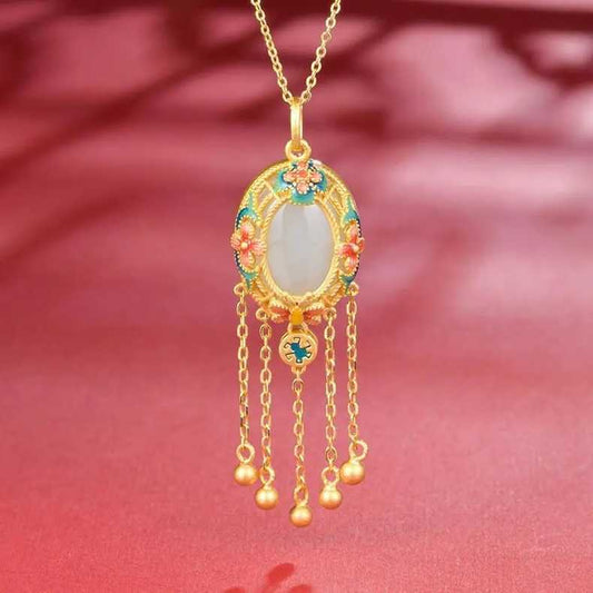 Beautiful Silver Pendant with Unique Style