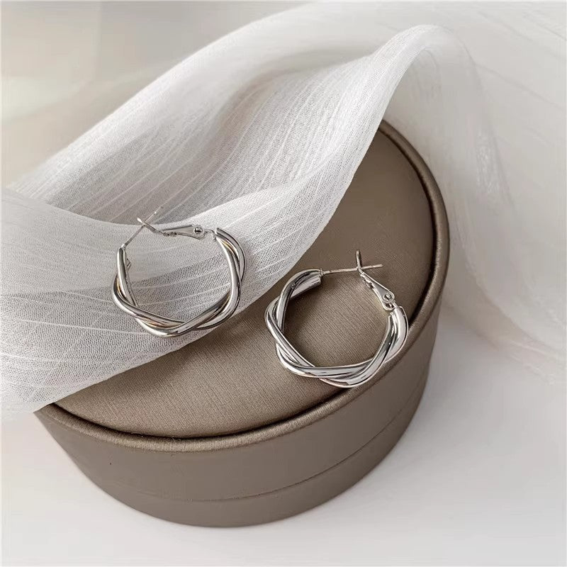 Beautiful Silver Earring with Unique Style