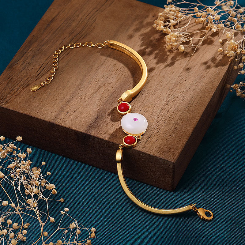 Beautiful Gold Bracelet with Unique Style