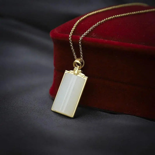 Stunning Silver Necklace for Daily Wear