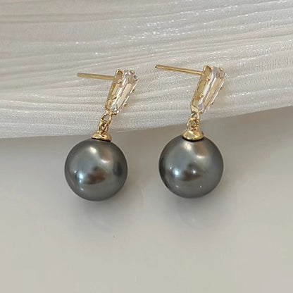 Classic Pearl Earring with Timeless Appeal