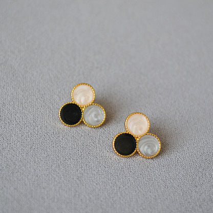 Romantic Silver Earring for Special Moments
