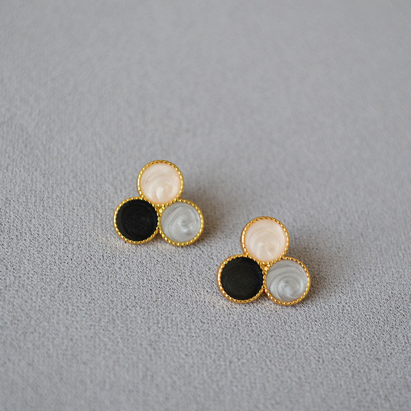 Romantic Silver Earring for Special Moments