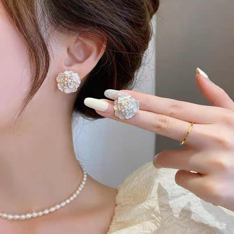 Romantic Pearl Earring for Special Moments