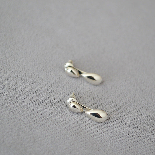 Beautiful Gold Earring with Unique Style