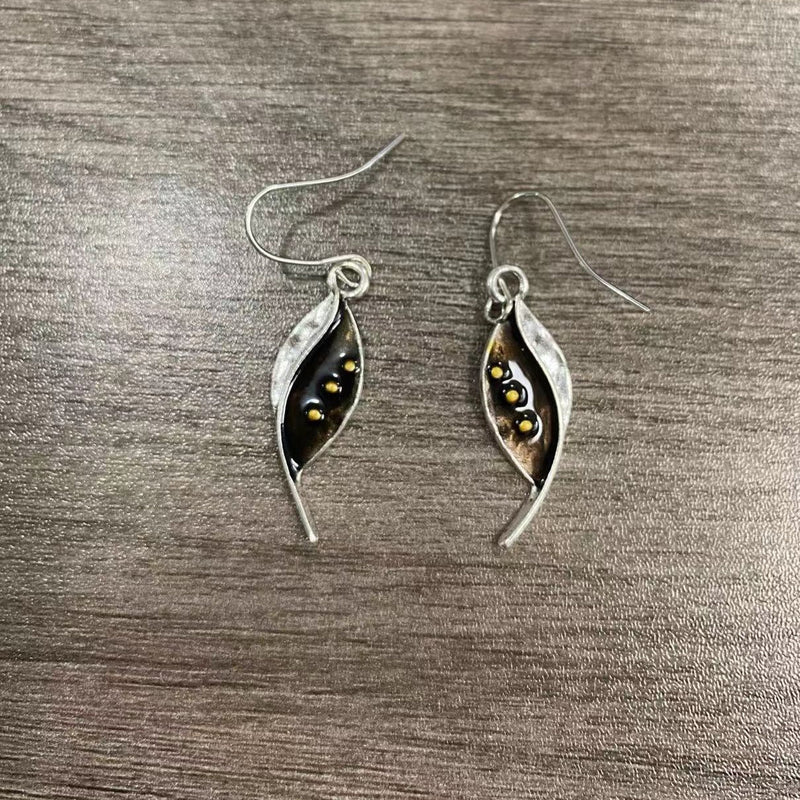 Romantic Gold Earring for Special Moments