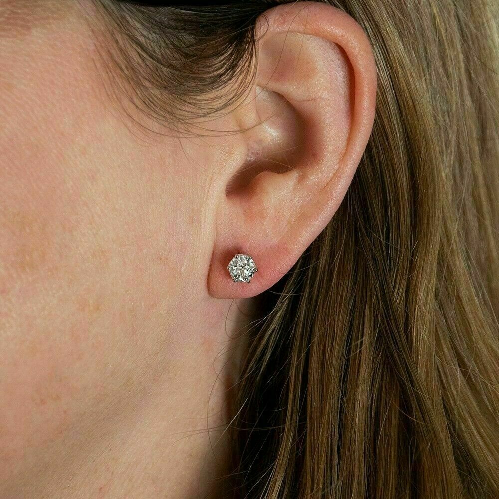Stunning Earring for Daily Wear