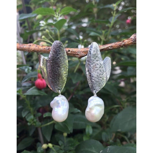 Charming Pearl Earring for Any Occasion