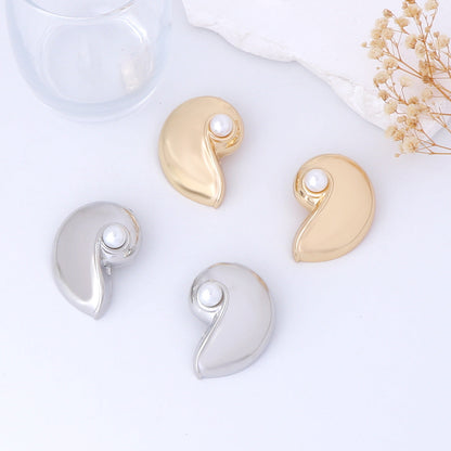 Stunning Pearl Earring for Daily Wear
