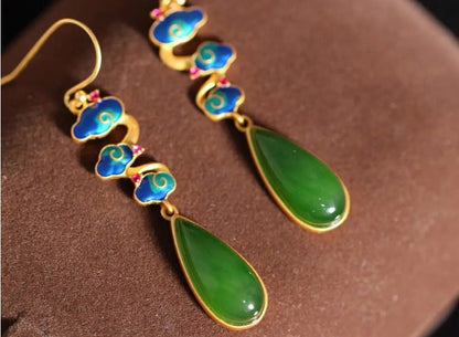 Romantic Gold Earring for Special Moments