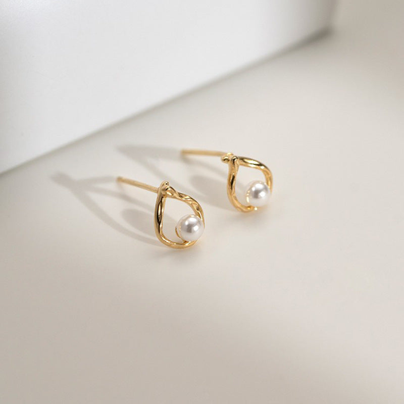 Charming Pearl Earring for Any Occasion
