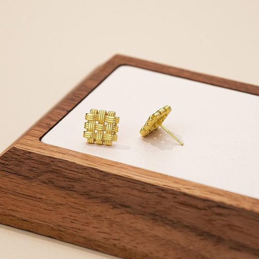 Charming Earring for Any Occasion