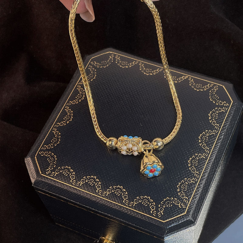Charming Gold Bracelet for Any Occasion