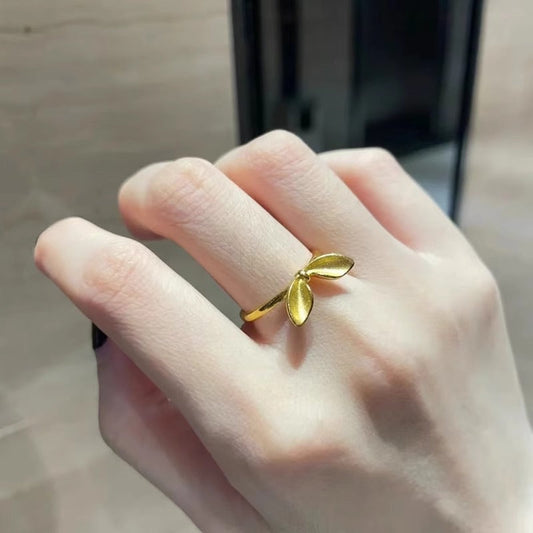 Charming Gold Ring for Any Occasion