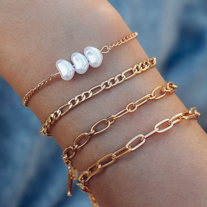 Beautiful Pearl Bracelet with Unique Style