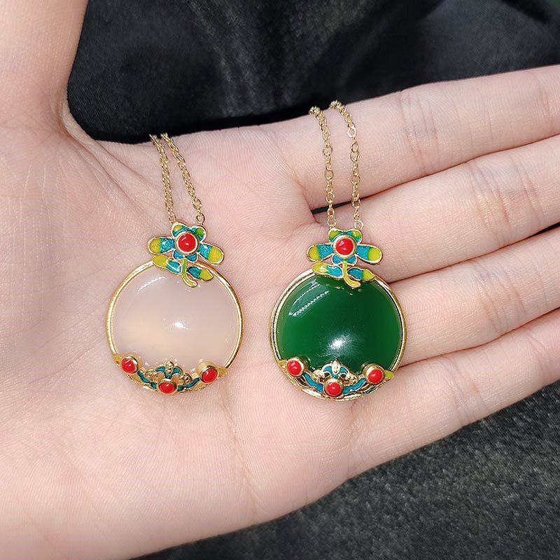 Beautiful Gold Necklace with Unique Style