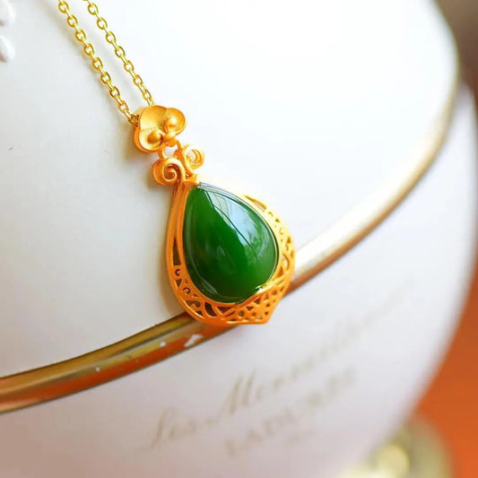 Stunning Gold Necklace for Daily Wear