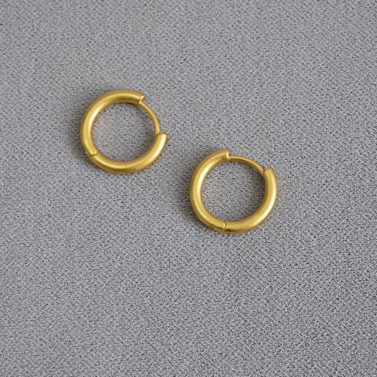 Stunning Gold Earring for Daily Wear