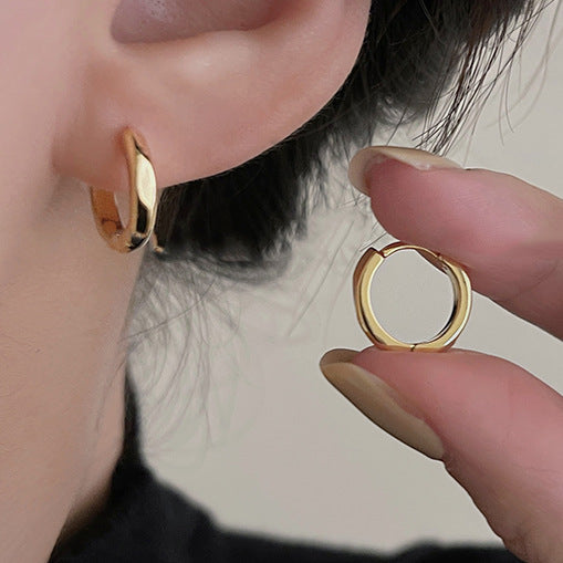 Beautiful Gold Earring with Unique Style