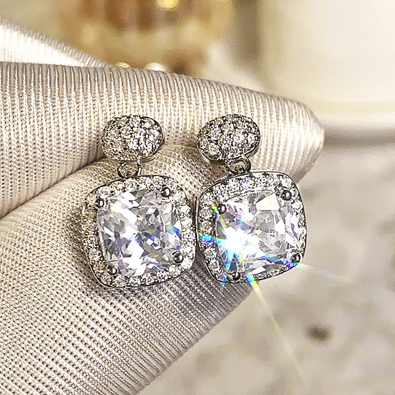 Classic Earring with Timeless Appeal