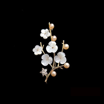 Romantic Pearl Piece for Special Moments