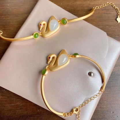 Charming Silver Bracelet for Any Occasion