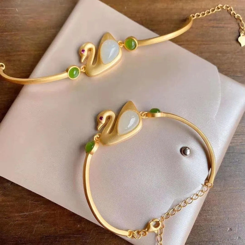 Charming Silver Bracelet for Any Occasion