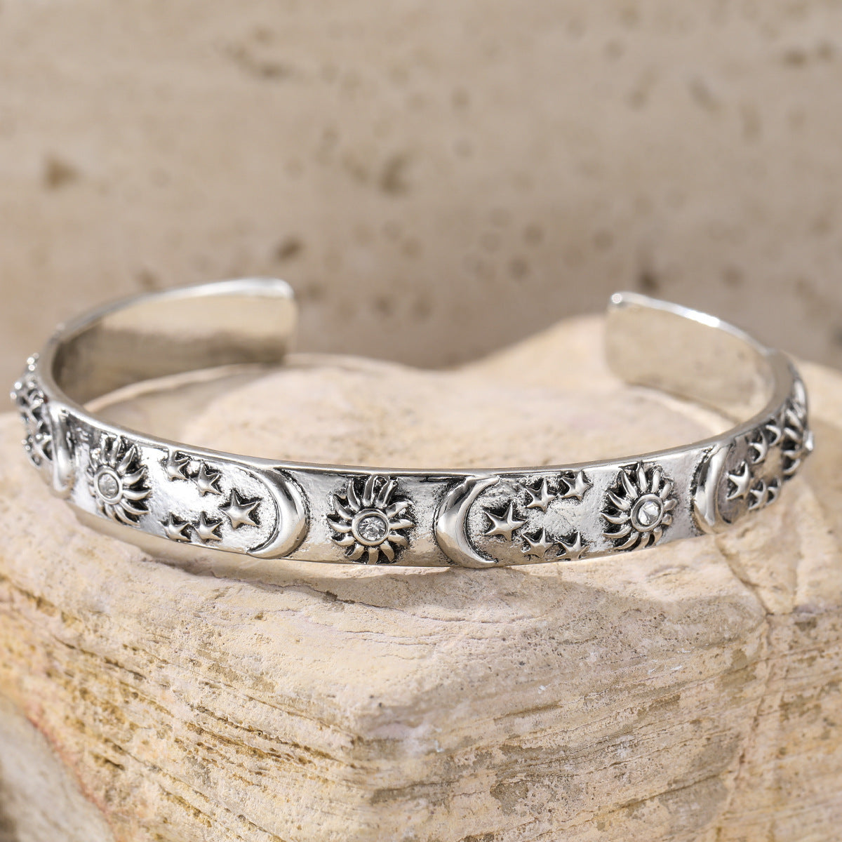 Beautiful Bracelet with Unique Style