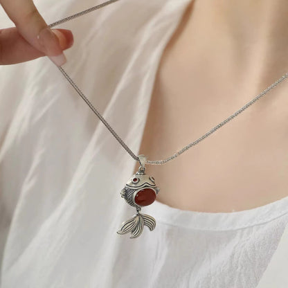 Classic Silver Necklace with Timeless Appeal